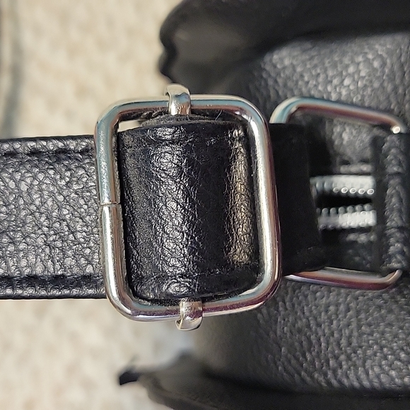 Small pumpkin adjustable strap purse - Picture 4 of 4